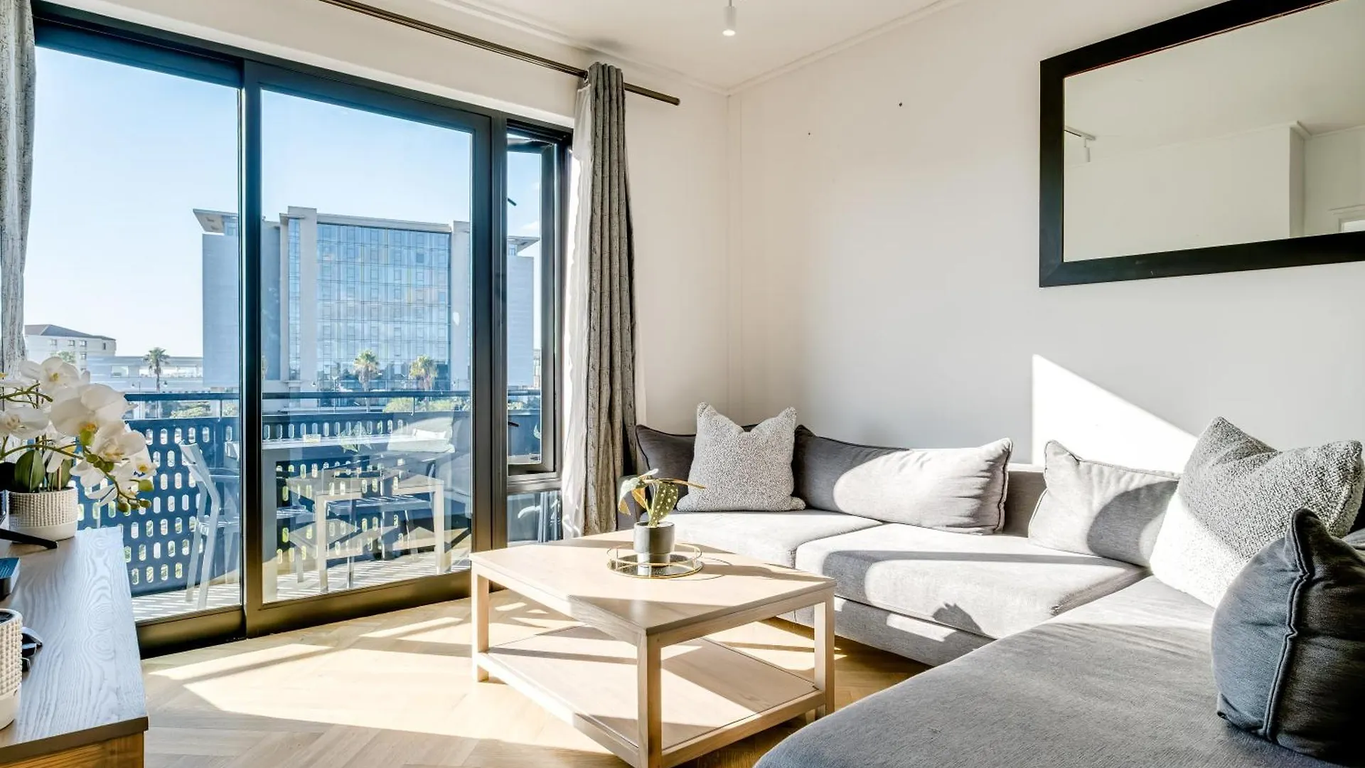 Belina - Nine Palms Premier Apartment Cape Town